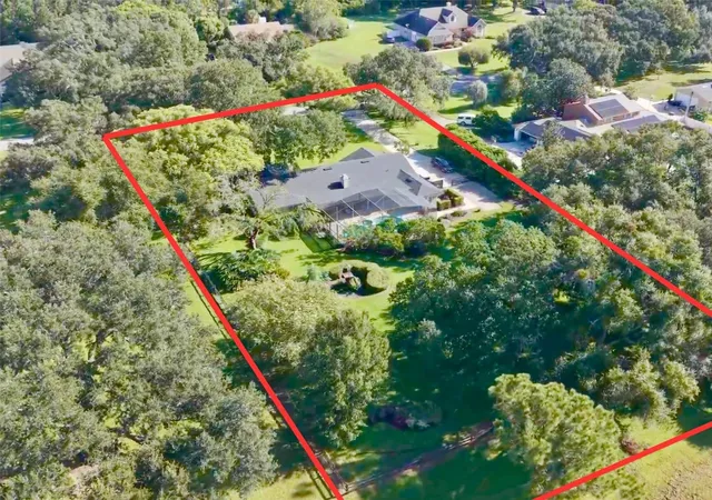 Photo 2 of Single family home for sale at 14140 Country Est Dr, Winter Garden, FL 34787 | MLS# O6397262 | Listing updated on 2026-08-30