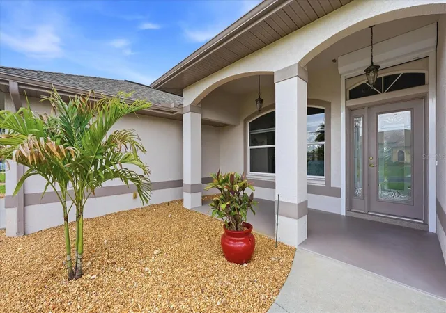 4th image of 828 Rotonda Cir, Rotonda West, FL 33947 | MLS# D6146943