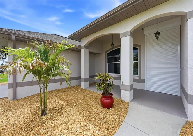 5th image of 828 Rotonda Cir, Rotonda West, FL 33947 | MLS# D6146943