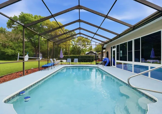 4th image of 30 Pine St, Homosassa, FL 34446 | MLS# TB8495260