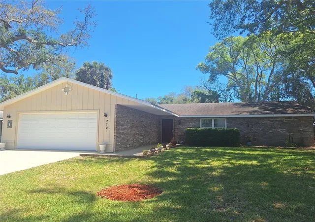 Photo 3 of Single family home for sale at 2707 Pine Tree Dr, Edgewater, FL 32141 | MLS# NS1087891 | Listing updated on 2026-09-14