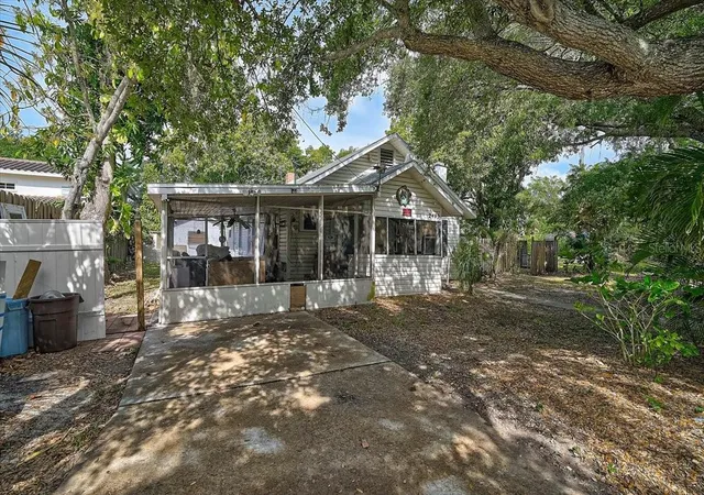 Photo 3 of Sale Pending at 2403 Hickory Ave, Sarasota, FL 34234 | MLS# A4689265 | Listing updated on 2026-09-16