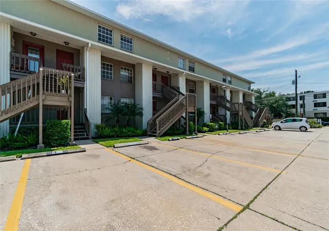 2nd image of 4875 W Mcelroy Ave #G208, Tampa, FL 33611 | MLS# TB8495280