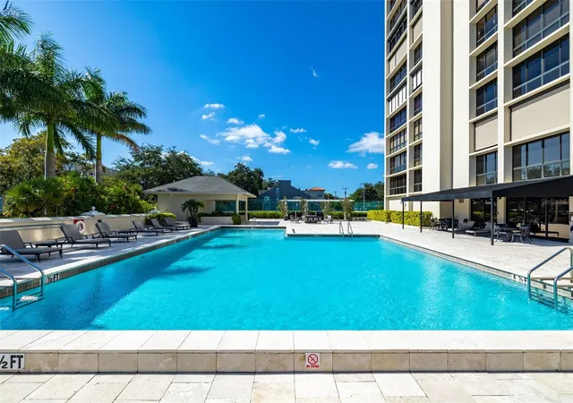 2nd image of 3301 Bayshore Blvd, TAMPA, FL 33629