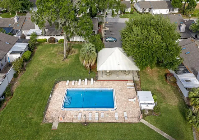 Photo 3 of Single family home for sale at 2050 Se 37th Court Cir, Ocala, FL 34471 | MLS# OM722365 | Listing updated on 2026-09-05