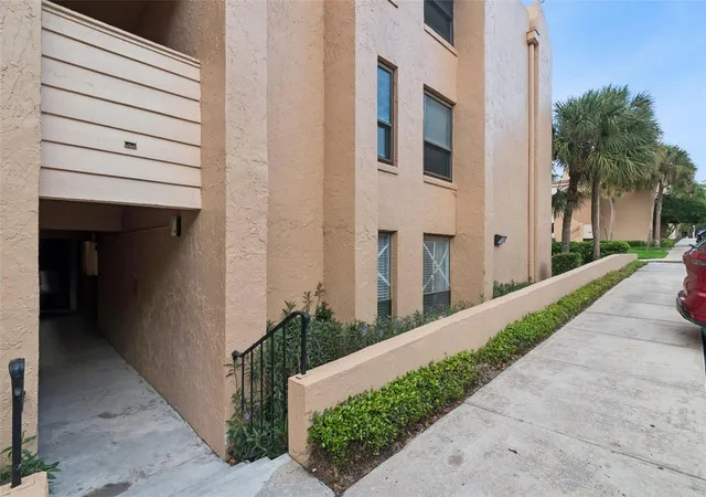 Photo 2 of Condo for sale at 530 Cranes Way #107, Altamonte Springs, FL 32701 | MLS# O6397315 | Listing updated on 2026-05-20