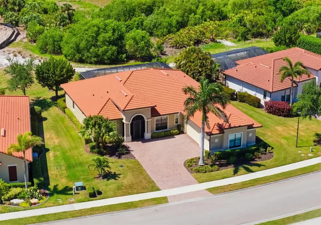 Photo 2 of Single family home for sale at 10730 Ironbridge Dr, Venice, FL 34293 | MLS# A4689286 | Listing updated on 2026-08-15
