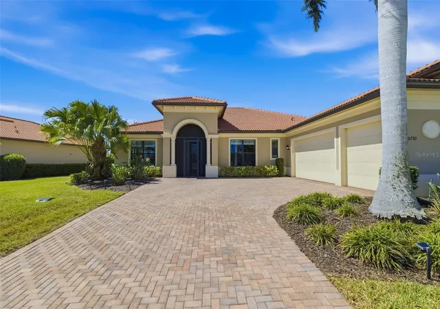 Photo 1 of Single family home for sale at 10730 Ironbridge Dr, Venice, FL 34293 | MLS# A4689286 | Listing updated on 2026-08-15