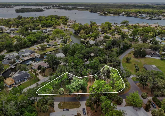 2nd image of 580 Nw 14th Pl, Crystal River, FL 34428 | MLS# OM722375