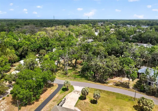 3rd image of 580 Nw 14Th Pl, Crystal River, FL 34428 | MLS# OM722375
