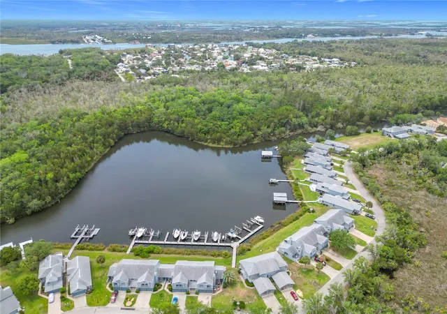 Homes for sale in Crystal River, FL | 11122 W Cove Harbor Drive, Crystal River, FL 34428 | Houzeo
