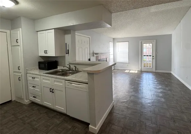 Homes for sale in Orlando, FL | 5540 Devonbriar Wy #203, Orlando, FL 32822 | MLS# O6397333