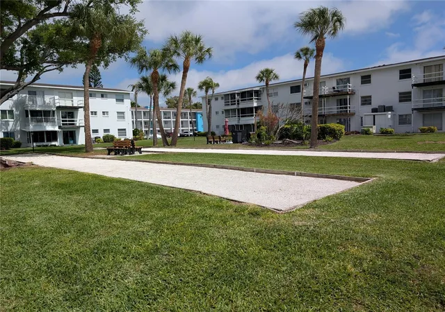 2nd image of 5896 Gdn Ln, BRADENTON, FL 34207