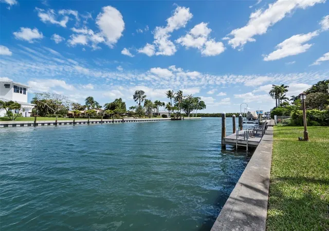 3rd image of 741 Old Compass Rd, Longboat Key, FL 34228 | MLS# A4689309