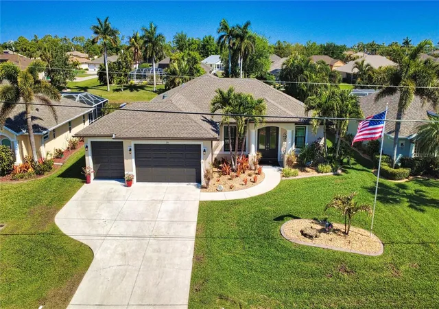 3rd image of 39 Medalist Rd, Rotonda West, FL 33947 | MLS# D6146949