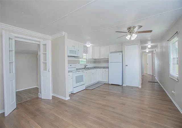 3rd image of 2009 Pine St, Saint Cloud, FL 34769 | MLS# O6397371