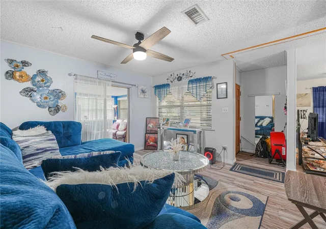 Photo 4 of Single family home for sale at 129 W Northside Dr, Lake Wales, FL 33853 | MLS# P4938393 | Listing updated on 2026-10-20
