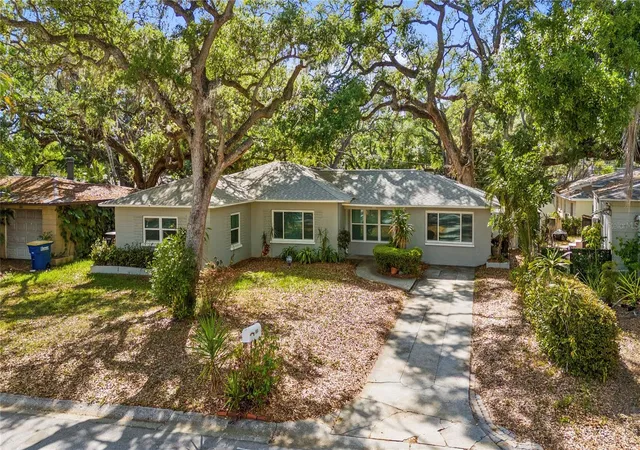 Photo 1 of Single family home for sale at 804 S Evergreen Ave, Clearwater, FL 33756 | MLS# TB8495428 | Listing updated on 2026-10-16