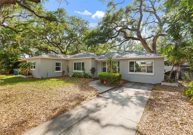 Photo 2 of Single family home for sale at 804 S Evergreen Ave, Clearwater, FL 33756 | MLS# TB8495428 | Listing updated on 2026-10-16