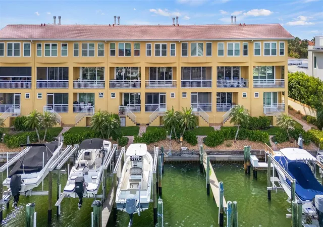 Photo 4 of Townhouse for sale at 1071 Pinellas Bayway S, Saint Petersburg, FL 33715 | MLS# TB8495439 | Listing updated on 2026-07-06