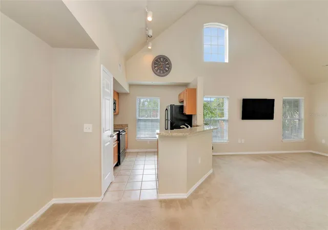 Listing Photo 5 - Condo for sale in building located at 5560 Rosehill Rd, SARASOTA, FL 34233 - Unit #201