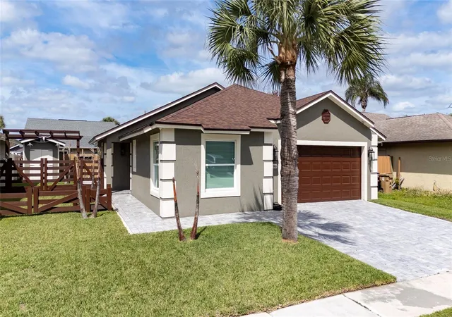 Photo 3 of Single family home for sale at 4980 Warrior Ln, Kissimmee, FL 34746 | MLS# S5147417 | Listing updated on 2026-04-18