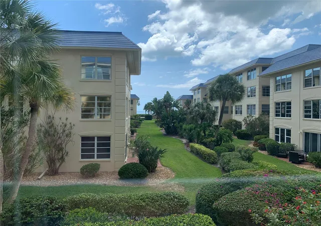 Photo 3 of Condo for sale at 3806 Gulf Of Mexico Dr #C310, Longboat Key, FL 34228 | MLS# R4911020 | Listing updated on 2026-10-02
