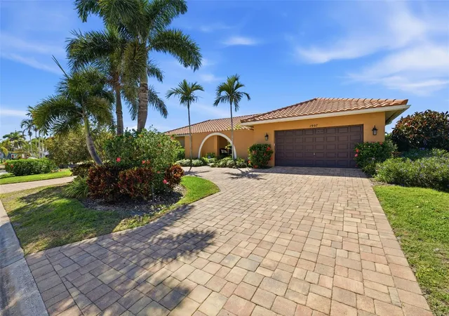 Photo 1 of Single family home for sale at 1997 Hawaii Ave Ne, Saint Petersburg, FL 33703 | MLS# TB8495463 | Listing updated on 2026-10-30