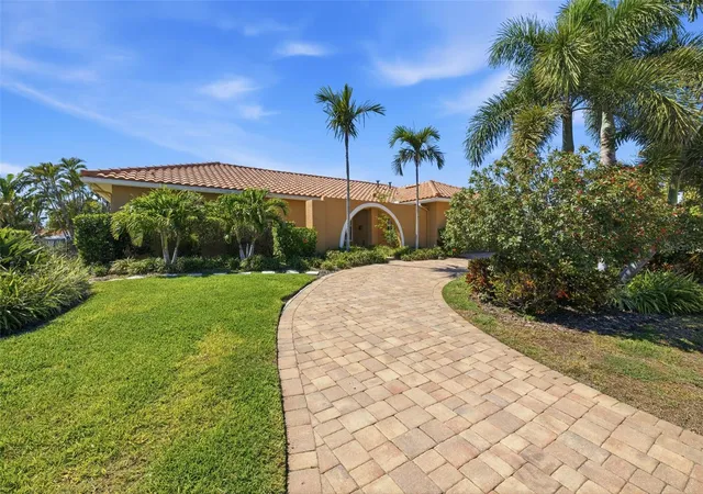 Photo 2 of Single family home for sale at 1997 Hawaii Ave NE, Saint Petersburg, FL 33703 | MLS# TB8495463 | Listing updated on 2026-10-30