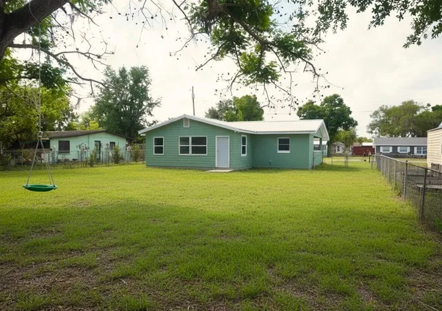 Homes for sale in Lake Wales, FL | 324 Jefferson St, Lake Wales, FL 33859 | MLS# K4903397
