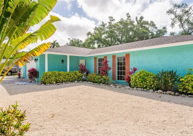 1st image of 1133 Montezuma Dr, Bradenton, FL 34209 | MLS# A4689347