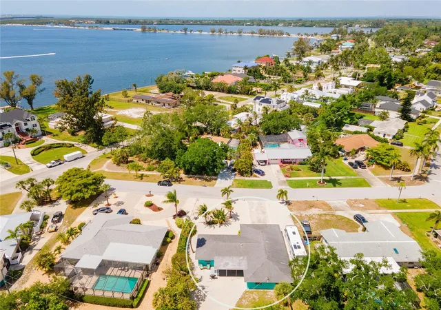 42nd image of 1133 Montezuma Dr, Bradenton, FL 34209 | MLS# A4689347