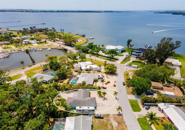 5th image of 1133 Montezuma Dr, Bradenton, FL 34209 | MLS# A4689347
