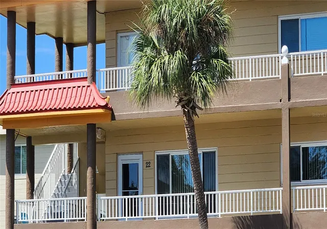 Listing Photo 1 - Condo for sale in building located at 2402 Ecuadorian Wy, CLEARWATER, FL 33763 - Unit #22