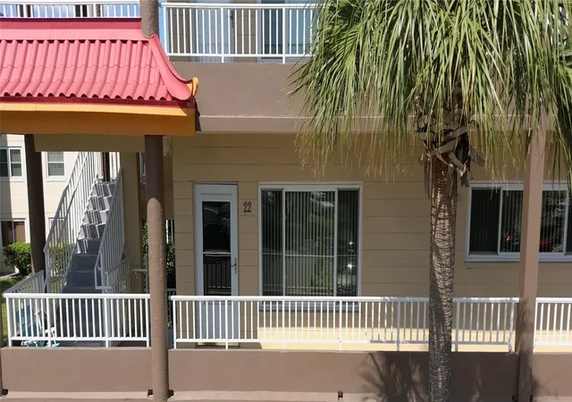 Listing Photo 2 - Condo for sale in building located at 2402 Ecuadorian Wy, CLEARWATER, FL 33763 - Unit #22
