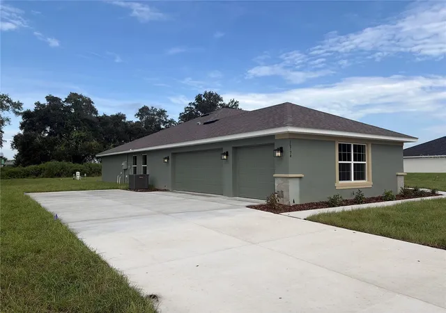 Photo 3 of Sale Pending at 16794 Se 23rd Avenue, Summerfield, FL 34491 | MLS# OM722409 | Listing updated on 2026-09-15