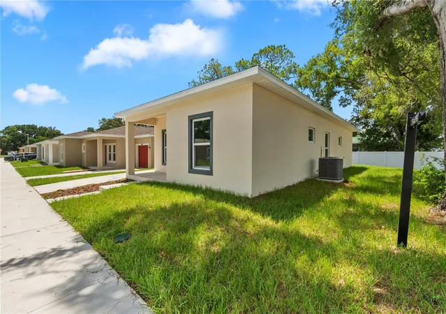 Photo 2 of Single family home for sale at 5009 Finders Ct, Tampa, FL 33617 | MLS# TB8495548 | Listing updated on 2026-08-24