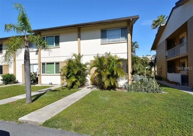 Photo 1 of Townhouse for sale at 2946 Clark Rd #2946, Sarasota, FL 34231 | MLS# A4689366 | Listing updated on 2026-08-25