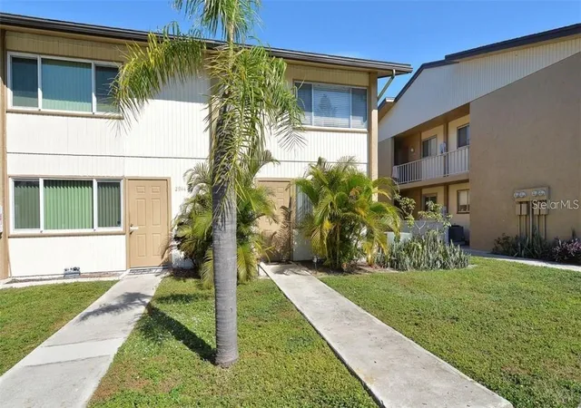 Photo 2 of Townhouse for sale at 2946 Clark Rd #2946, Sarasota, FL 34231 | MLS# A4689366 | Listing updated on 2026-08-25