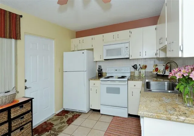 Photo 3 of Townhouse for sale at 2946 Clark Rd #2946, Sarasota, FL 34231 | MLS# A4689366 | Listing updated on 2026-08-25