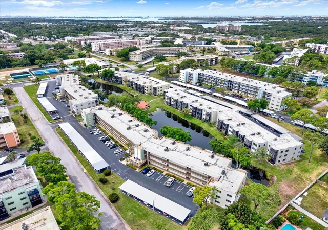 2nd image of 5980Th Ter Park Dr N, Saint Petersburg, FL 33709
