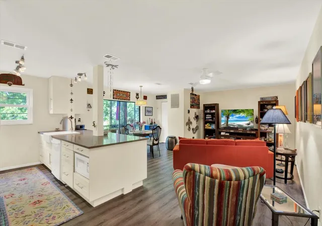 4th image of 5980 Terrace Park Dr N #309, Saint Petersburg, FL 33709 | MLS# TB8495609