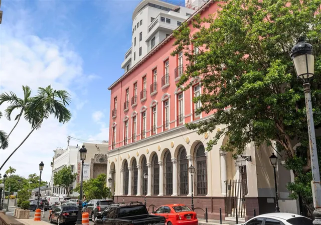 Photo 4 of Sale Pending at 251 Recinto Sur, San Juan, PR 00901 | MLS# PR9120489 | Listing updated on 2026-06-24