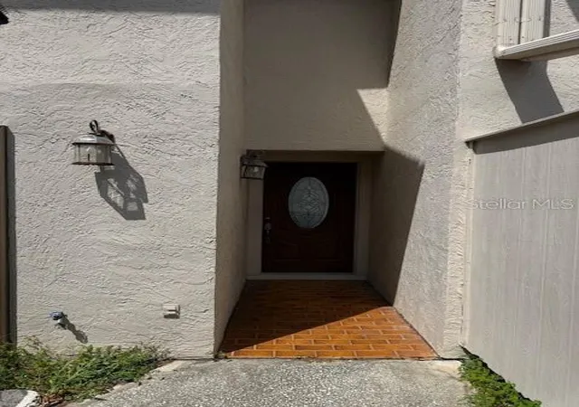 Photo 2 of Townhouse for sale at 400 S Howard Ave, Lakeland, FL 33815 | MLS# L4960968 | Listing updated on 2026-04-22