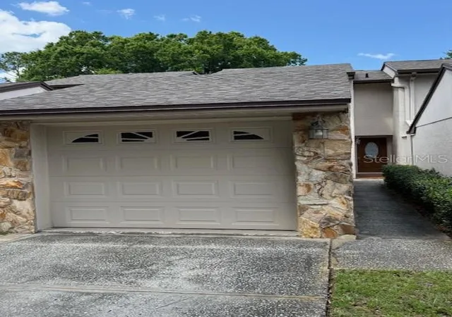 Photo 3 of Townhouse for sale at 400 S Howard Ave, Lakeland, FL 33815 | MLS# L4960968 | Listing updated on 2026-04-22