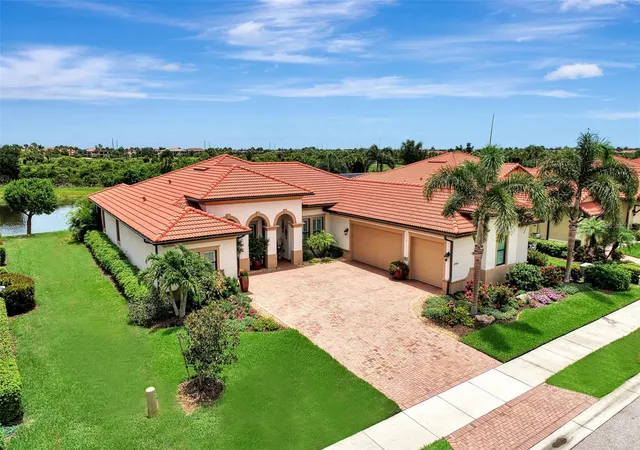 Photo 2 of Single family home for sale at 10965 Bullrush Dr, Venice, FL 34293 | MLS# D6146966 | Listing updated on 2026-10-22