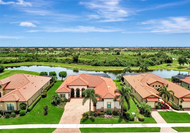 Photo 3 of Single family home for sale at 10965 Bullrush Dr, Venice, FL 34293 | MLS# D6146966 | Listing updated on 2026-10-22