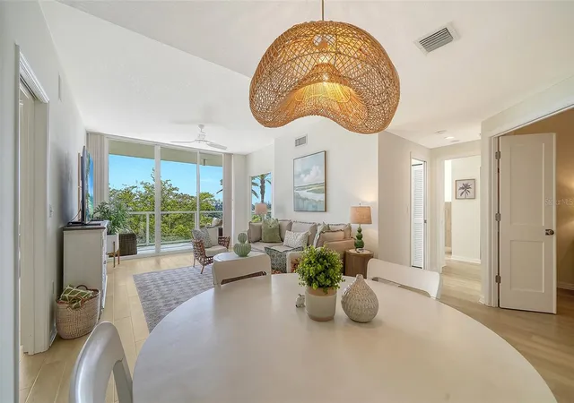 4th image of 1800 Benjamin Franklin Dr #B308, Sarasota, FL 34236 | MLS# A4689391