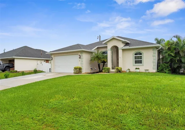 1st image of 947 Seneca Rd, Venice, FL 34293 | MLS# A4689413