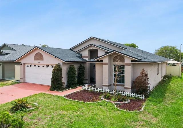 Photo 3 of Single family home for sale at 8602 Wellington Loop, Kissimmee, FL 34747 | MLS# O6397655 | Listing updated on 2026-10-27